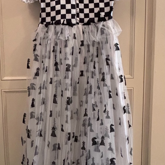 Chasing Fireflies (Wishcraft) Chess Queen Costume and Accessories Girls Size XL - Picture 2 of 3